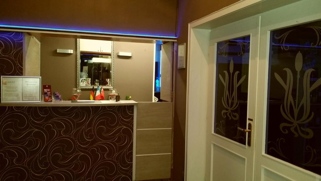 Abant Hotel Frankfurt Obertshausen Bagian luar foto