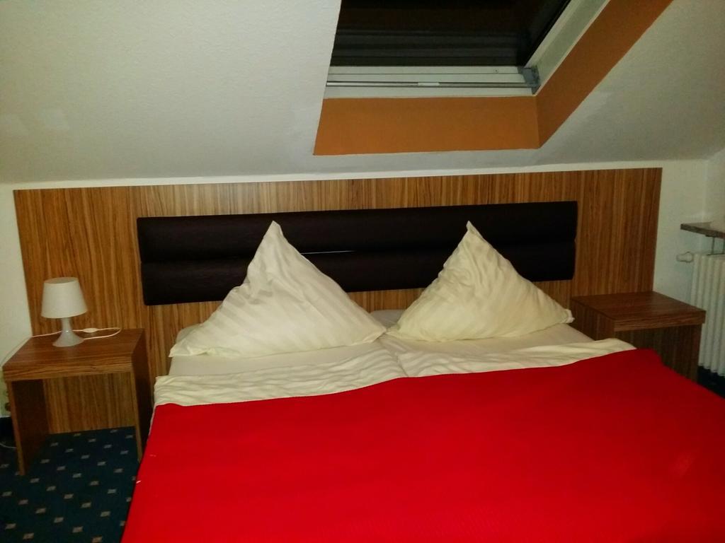 Abant Hotel Frankfurt Obertshausen Bagian luar foto