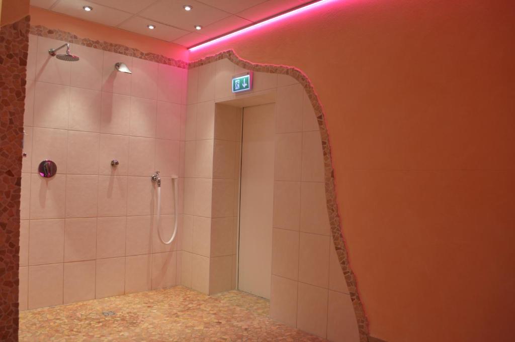 Abant Hotel Frankfurt Obertshausen Bagian luar foto